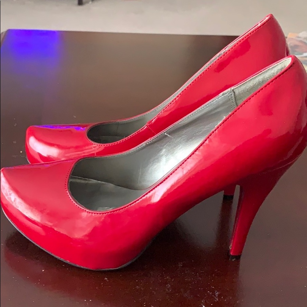 G by Guess heels